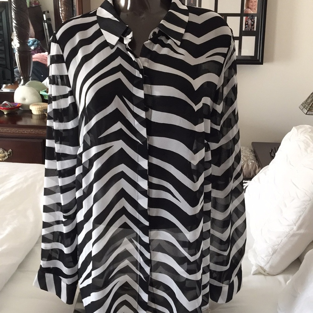 Zebra stripe blouse in size 18/20
